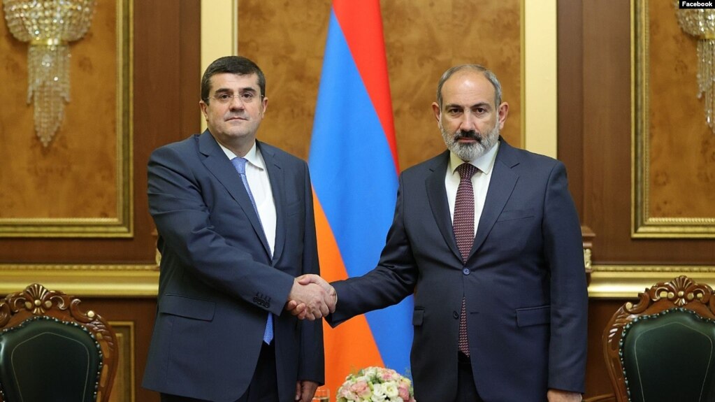Les dirigeants arméniens et du Karabakh restent silencieux après leur rencontre