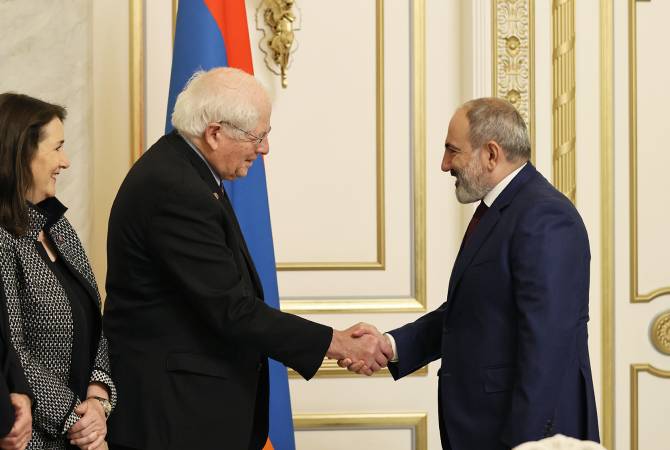 Le Premier ministre arménien a reçu la délégation dirigée par le président du House Democracy Partnership (HDP) en visite en Arménie