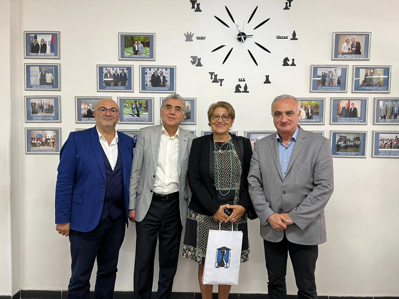 La Ligue Auvergne-Rhône-Alpes et Massis Club d’Echecs à Lyon en mission technique en Arménie du 7 au 14 octobre 2022.