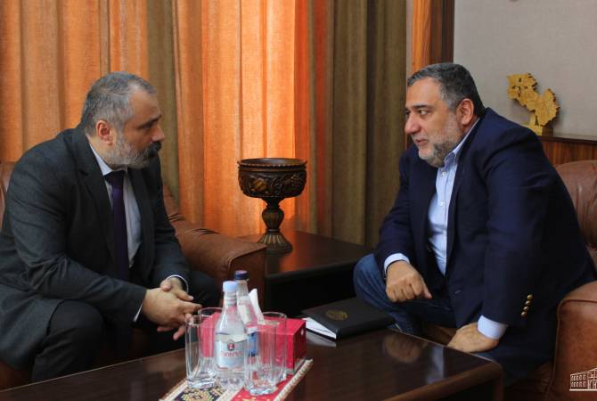 David Babayan et le philanthrope Ruben Vardanyan discutent du règlement du conflit du Karabakh