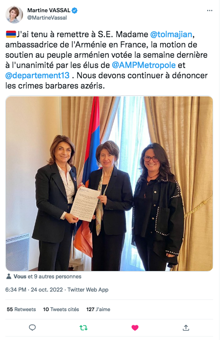 Martine Vassal : remise à Hasmik Tolmajian de la motion de la Métropole