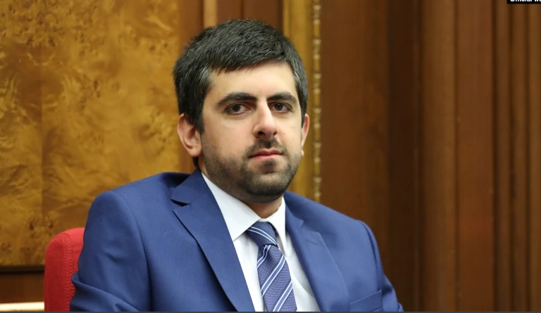 Un allié de Pachinian déclare que l&rsquo;Arménie reste engagée dans le processus de paix