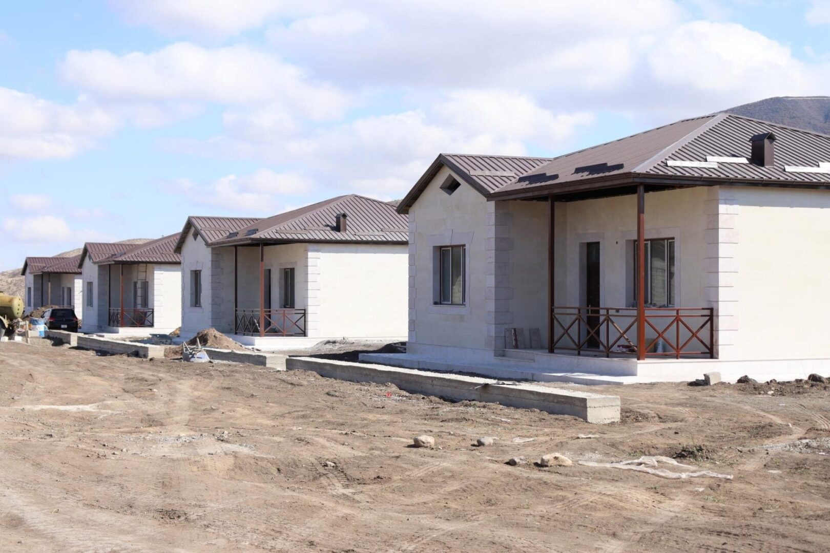 Au village d’Ivanyan dans la région d’Askeran, 86 maisons privées sont en cours de construction pour les citoyens déplacés