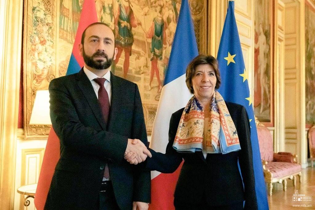 Rencontre du ministre arménien des Affaires étrangères Ararat Mirzoyan avec la ministre française des Affaires étrangères Catherine Colonna