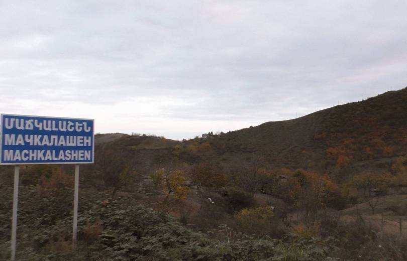 Les forces armées azéries ont tiré sur un tracteur travaillant au village de Machkalashen, près des positions arméniennes de l&rsquo;Artsakh