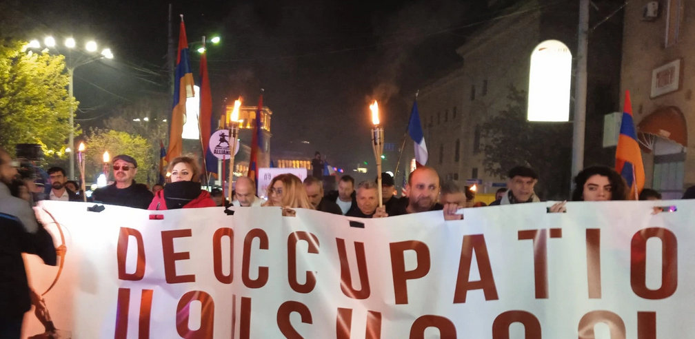 Manifestation à Erevan avant le sommet de l&rsquo;OTSC et la visite de Poutine