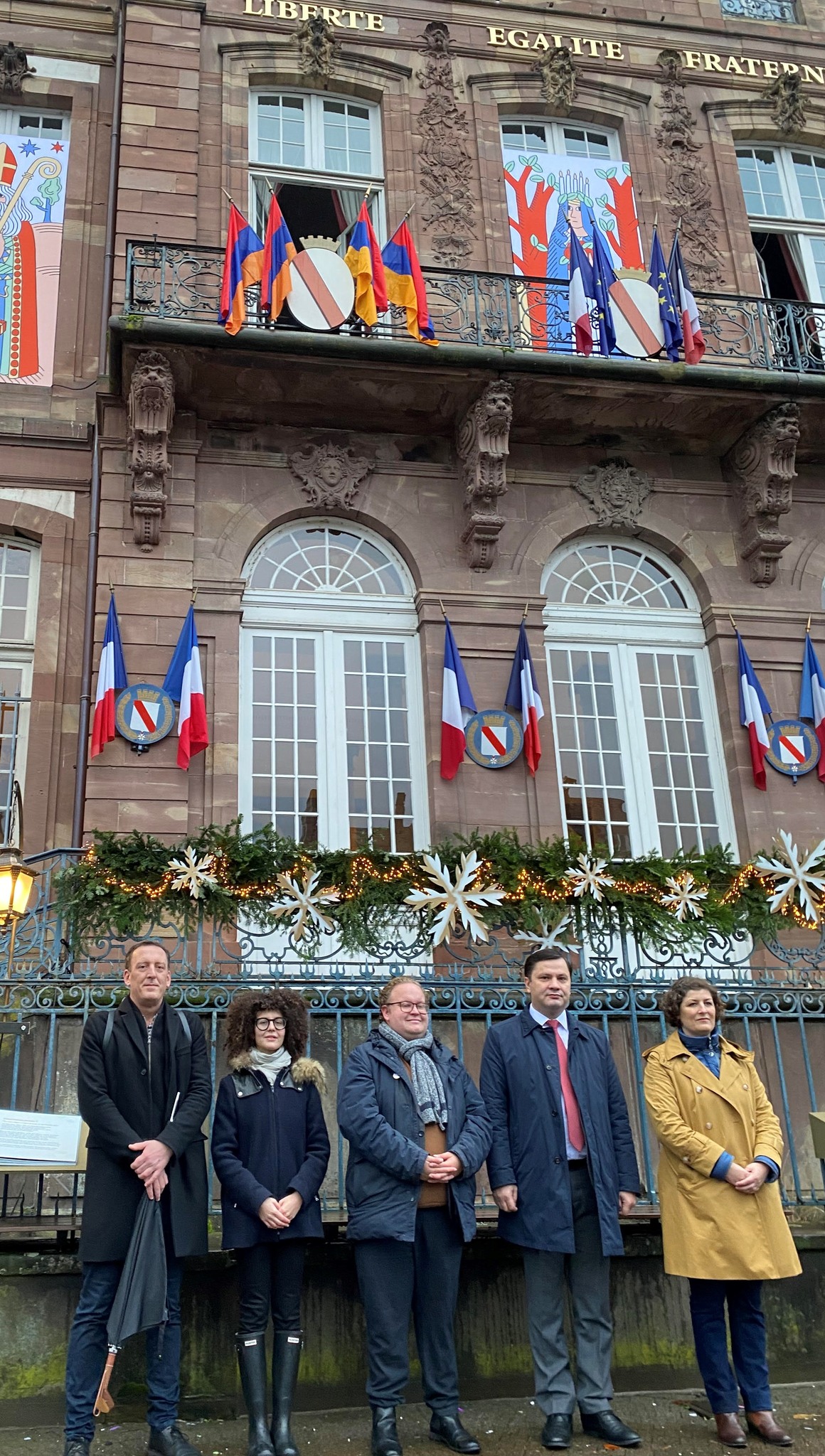 Strasbourg exprime son soutien à l’Arménie, le drapeau arménien a été hissé sur le bâtiment de la Mairie