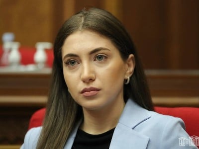 La députée de l’opposition Anna Mkrtchyan a été invitée par le Comité d’enquête de la République d’Arménie pour être interrogée