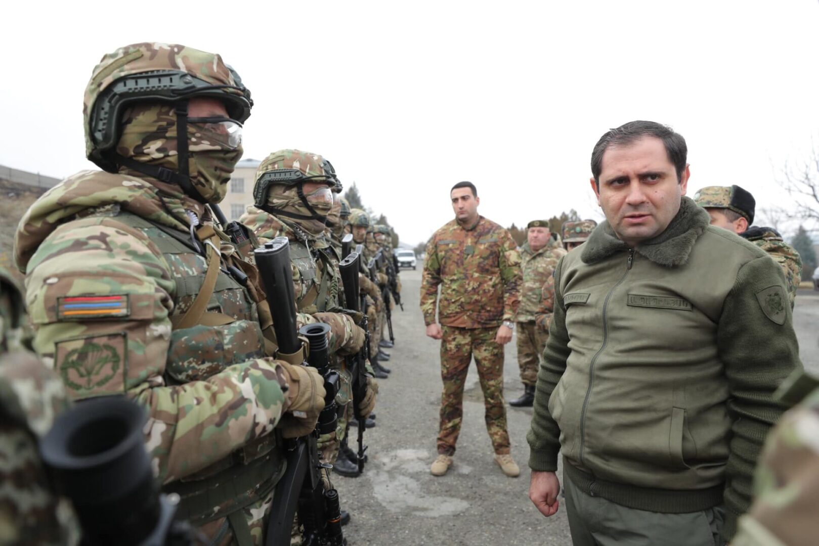 Suren Papikyan a visité une unité de l&rsquo;armée arménienne et s&rsquo;est intéressé au processus d&rsquo;organisation du service