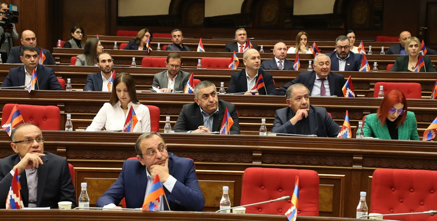 Le Parlement arménien rejette la résolution de l&rsquo;opposition sur le Karabagh