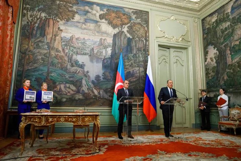 Après une rencontre avec Lavrov, Bayramov évoque la reprise possible des négociations de paix avec l’Arménie