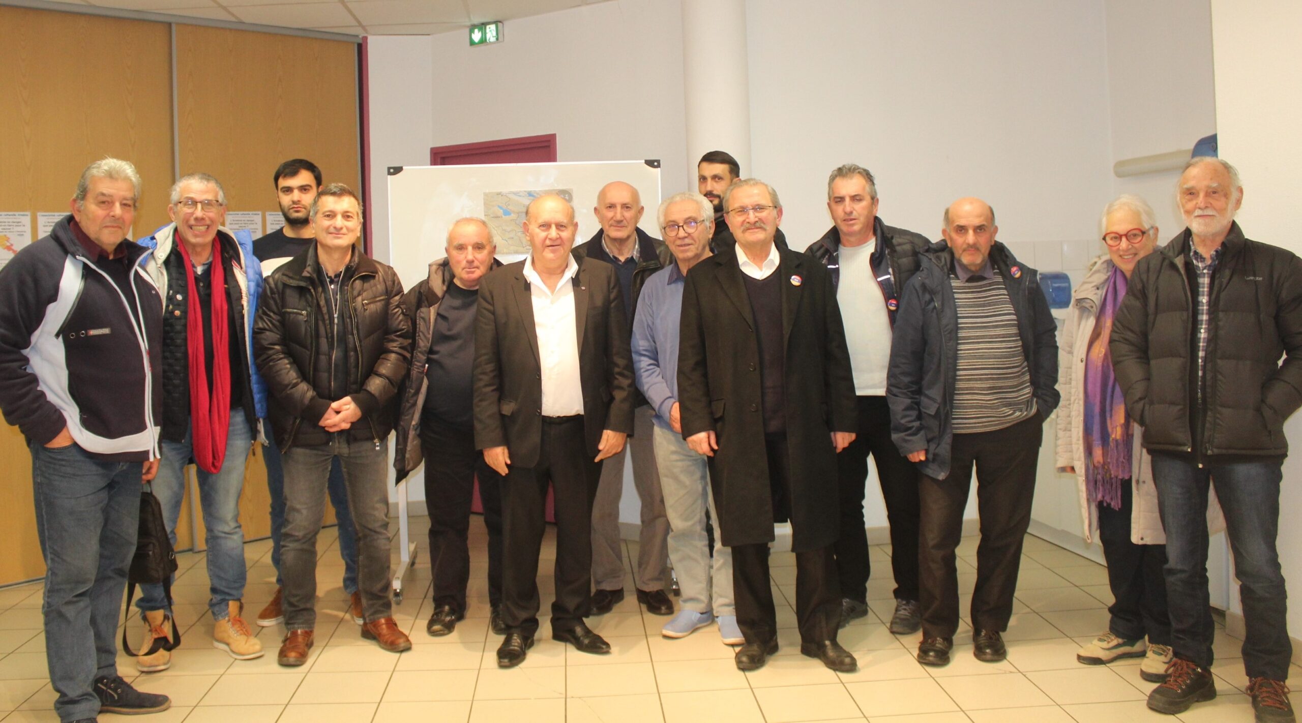 Débat de l’association « Arménia » sur la situation en Arménie et en Artsakh, un thème qui passionna le public