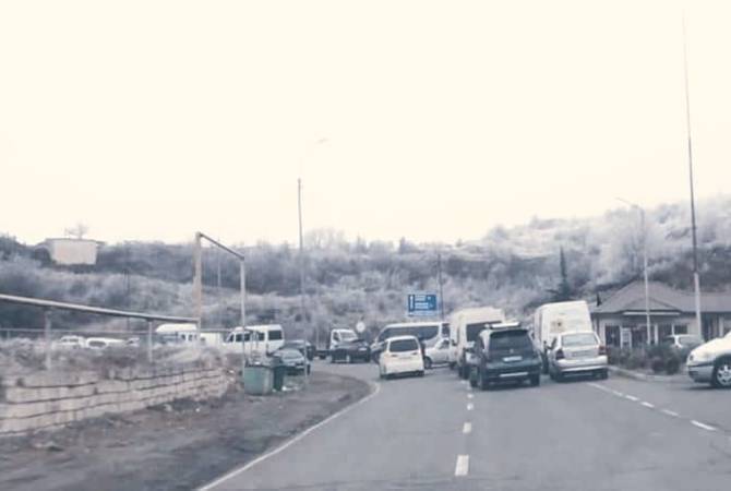 La route reliant Stepanakert (Artsakh) à Goris (Arménie) est fermée depuis 6 heures déjà, l&rsquo;Azerbaïdjan tente de créer une catastrophe humanitaire
