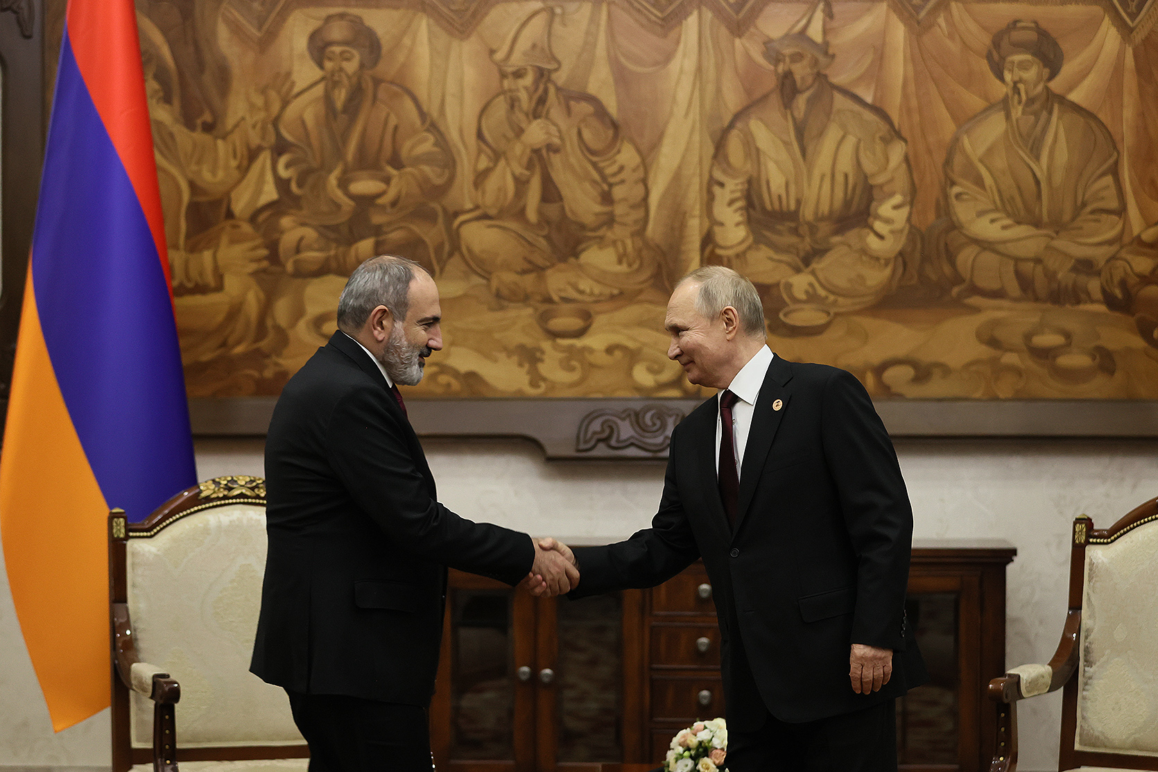 Pachinian appelle Poutine à l’aide pour débloquer le corridor de Latchine