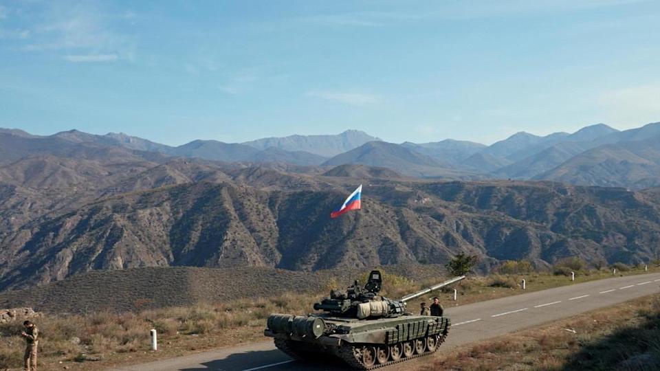 Le commandement des troupes russes de maintien de la paix négocie avec les représentants de l&rsquo;Azerbaïdjan affirme le Ministère de la Défense de Russie