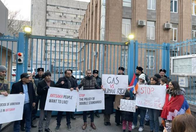 Un groupe de manifestants Arméniens bloque toutes les entrées du bureau de l&rsquo;ONU en Arménie