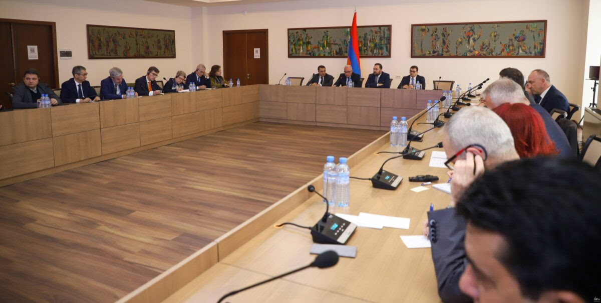 Des diplomates étrangers informés de la situation humanitaire causée par le blocus de l&rsquo;Artsakh