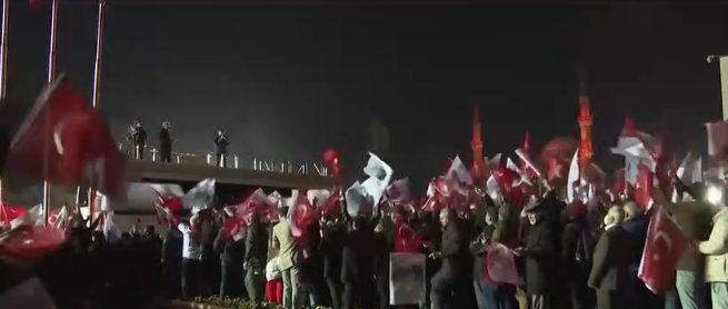 Istanbul : mobilisation de l&rsquo;opposition en soutien au maire condamné