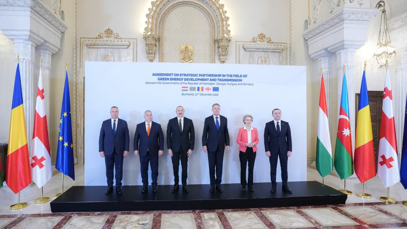 Pourquoi les Hongrois ne sont  » pas convaincus » par le mega deal électrique signé entre Bakou et l&rsquo;UE