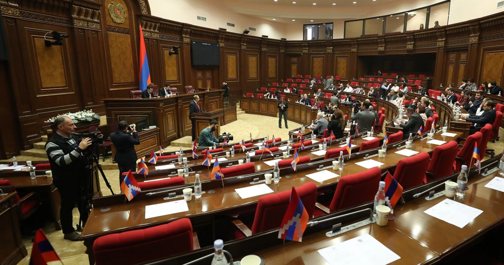 Le gouvernement arménien et l&rsquo;opposition pas d&rsquo;accord sur le blocus du Karabakh