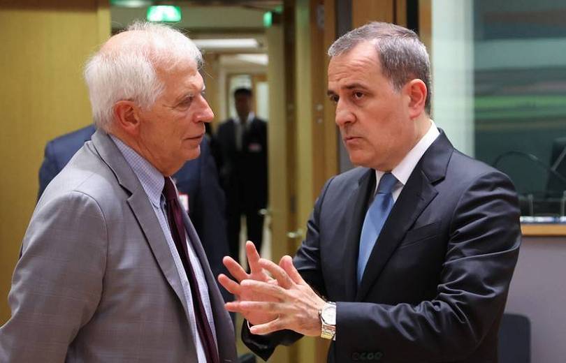 Josep Borell et Jeihun Bayramov ont discuté de la situation du corridor de  Latchine