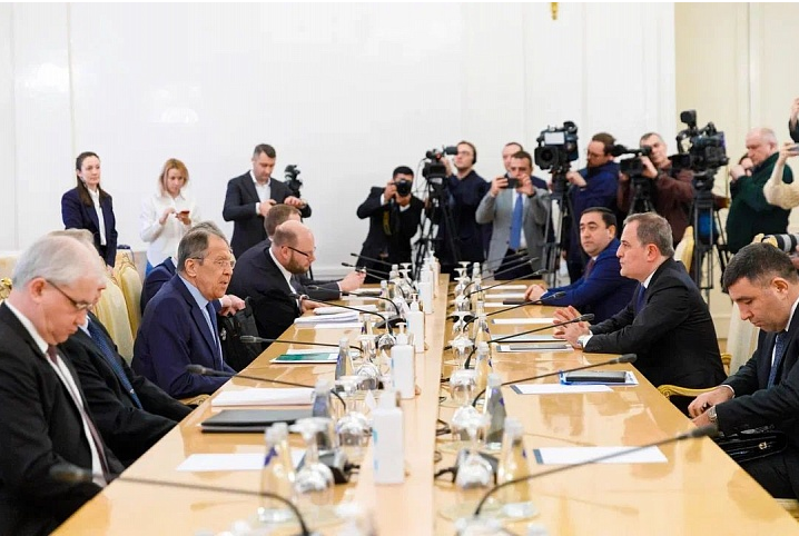 Lavrov reproche à l&rsquo;Arménie d&rsquo;avoir annulé de nouveaux pourparlers avec l&rsquo;Azerbaïdjan