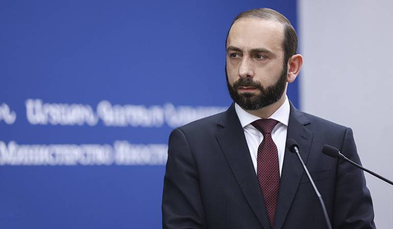 La polémique entre Mirzoyan et Lavrov