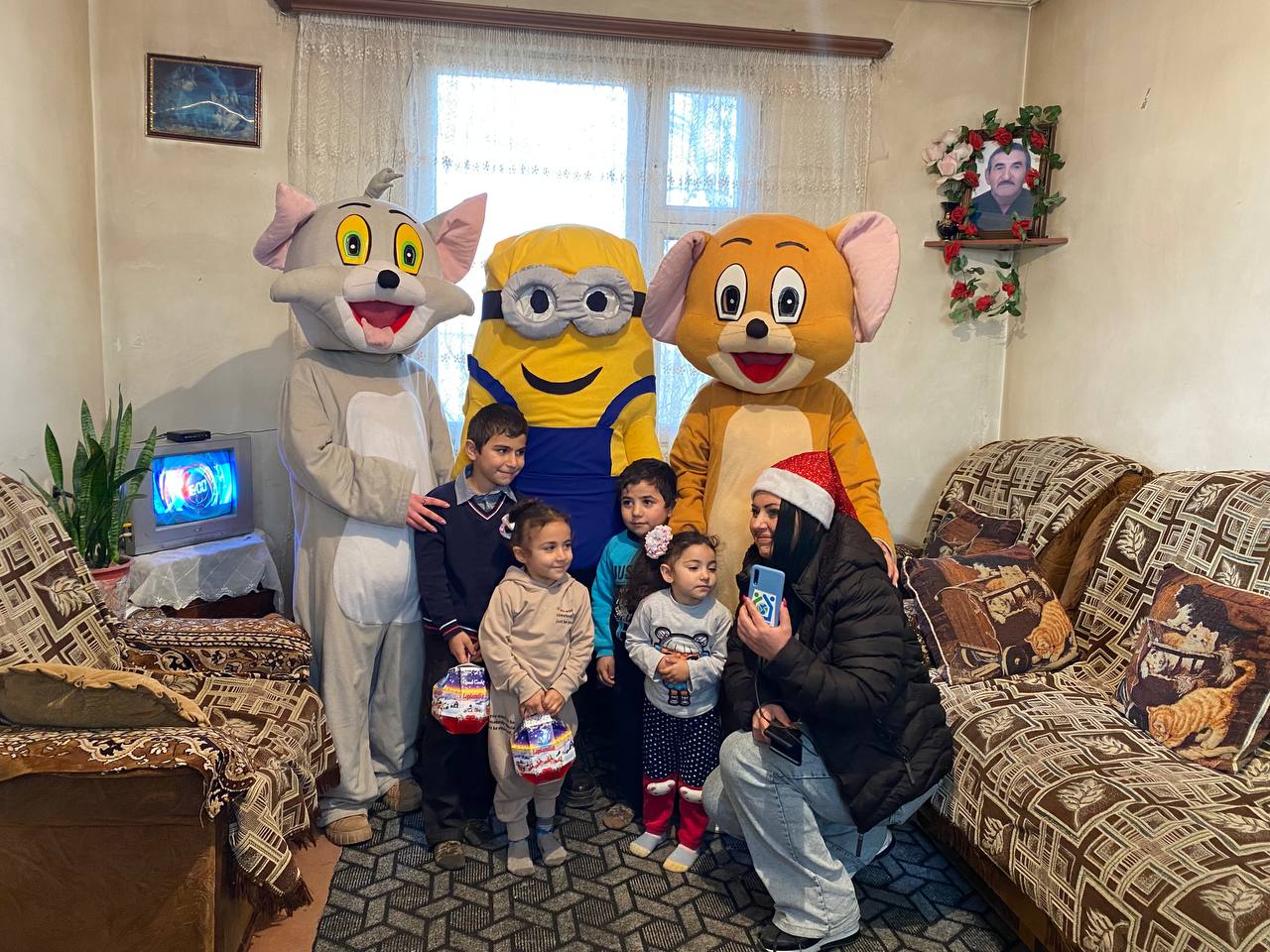 Au village de Noramarg et dans la région de Masis (Arménie) le Père Noël est une femme, Naïra Nahapetyan responsable de l’association Safe Corner