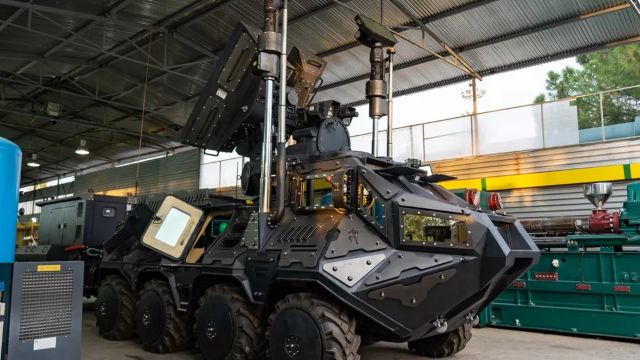 Un Grec invente un véhicule de tir laser pour tuer les drones et le vend… à la Turquie