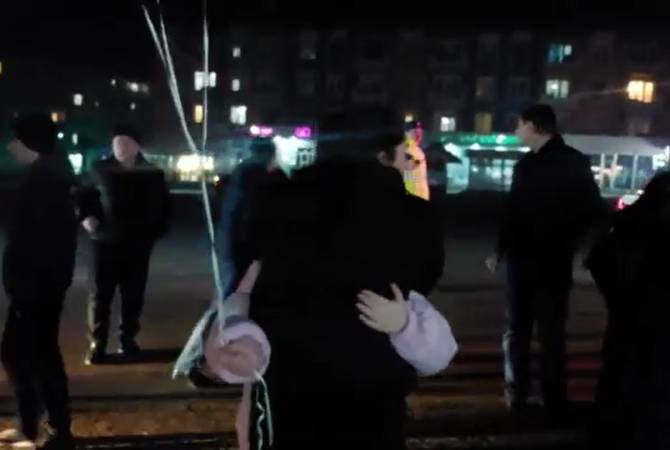 19 enfants sont retournés ce soir en Artsakh depuis l&rsquo;Arménie par la route Goris-Stepanakert et le corridor de Latchine