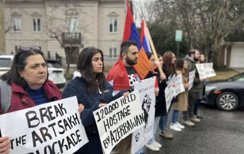 Les Arméniens des Etats-Unis manifestent à Washington devant l’ambassade d’Azerbaïdjan pour la levée du blocus de l’Artsakh