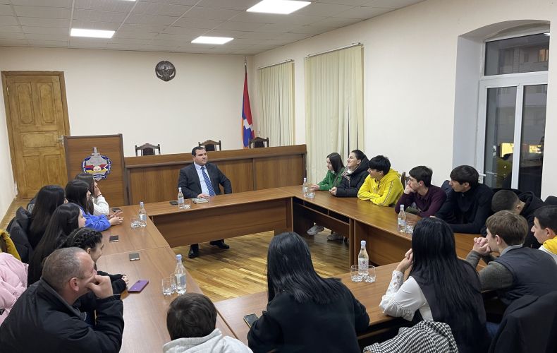 Le procureur général de l’Artsakh a rencontré les enfants Arméniens agressés psychologiquement hier à Chouchi