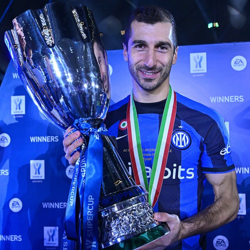 L’Inter Milan avec Henrikh Mkhitaryan gagne la Supercoupe d’Italie en s’imposant 3-0 sur l’AC Milan, la 5e Supercoupe de l’Arménien