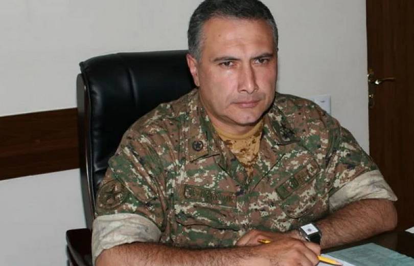 Suite à la tragédie de l’incendie de la caserne qui tua 15 soldats Arméniens la nuit dernière, le commandant du 2e corps d&rsquo;armée, Vahram Grigoryan, a été démis de ses fonctions