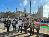 La « diaspora azerbaïdjanaise » organise une action de protestation devant le Parlement britannique