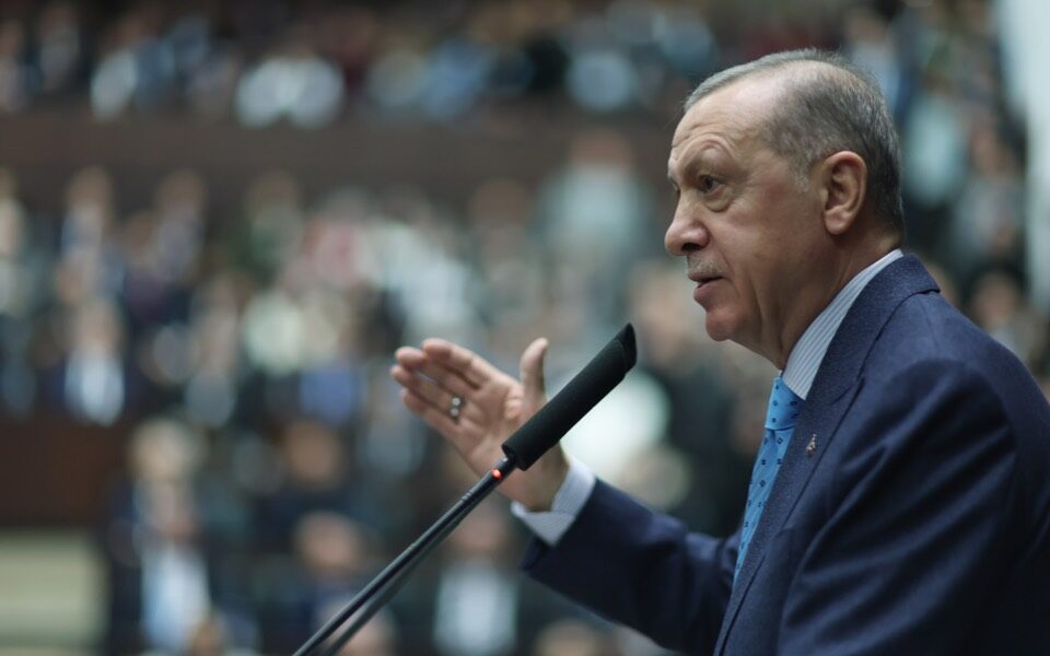 Erdogan promet des attaques  » de Turcs fous »