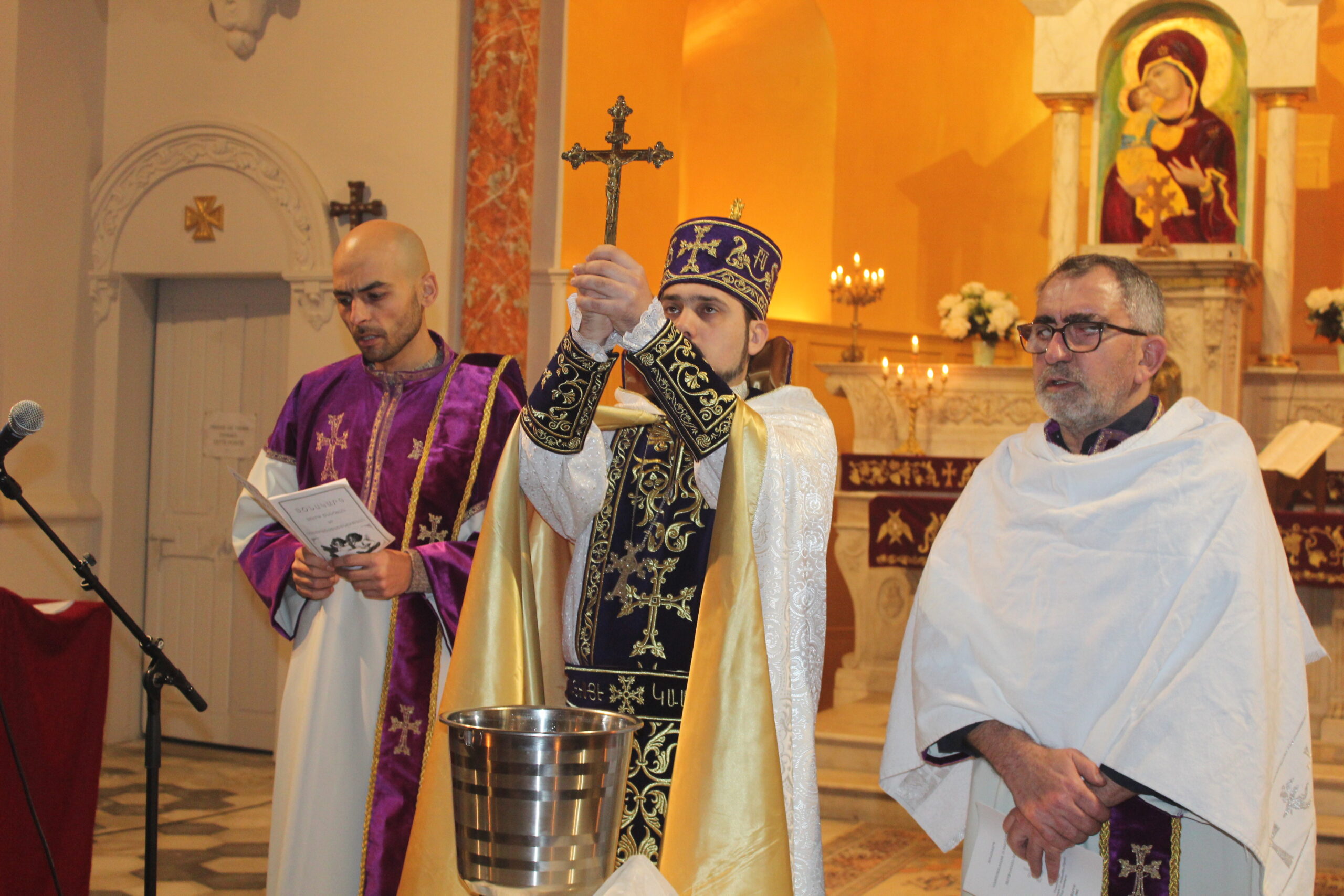 Célébration du Noël arménien en l’église Saint-Nicolas de Romans
