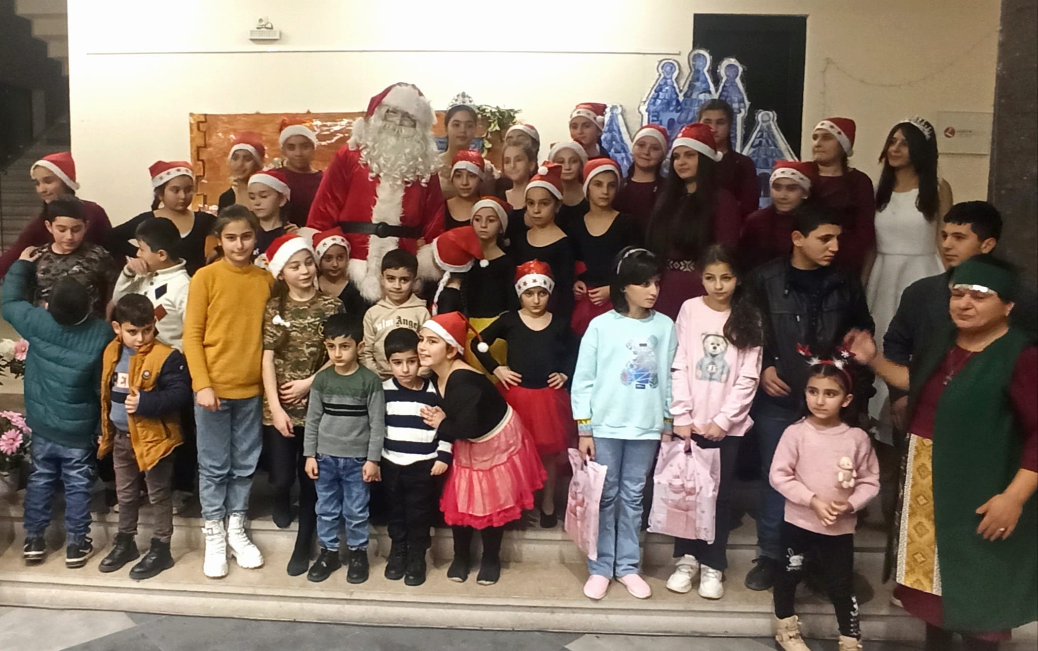 Les enfants d&rsquo;Artsakh fêtent le Nouvel An et la Nativité