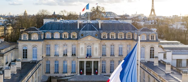 Fin de vie: Macron cherche une « voie moyenne », selon les cultes
