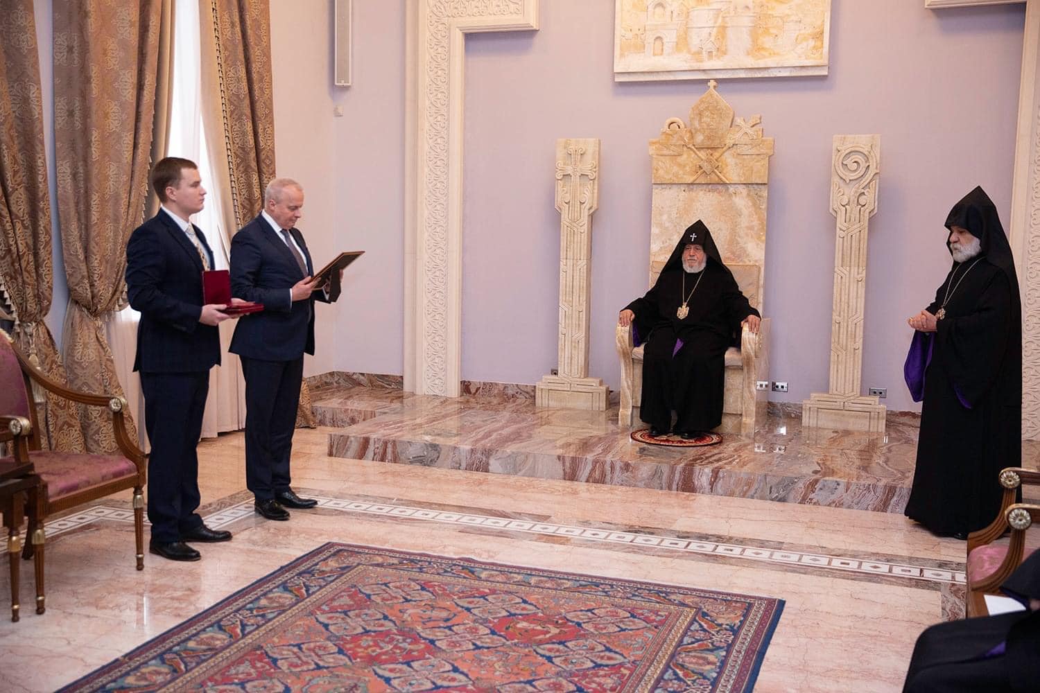L&rsquo;Ordre d&rsquo;honneur de la Fédération de Russie a été décerné au Catholicos de tous les Arméniens