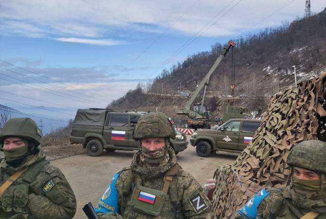 Le commandement des Forces russes de paix poursuit les négociations pour le rétablissement du trafic dans le corridor de Latchine