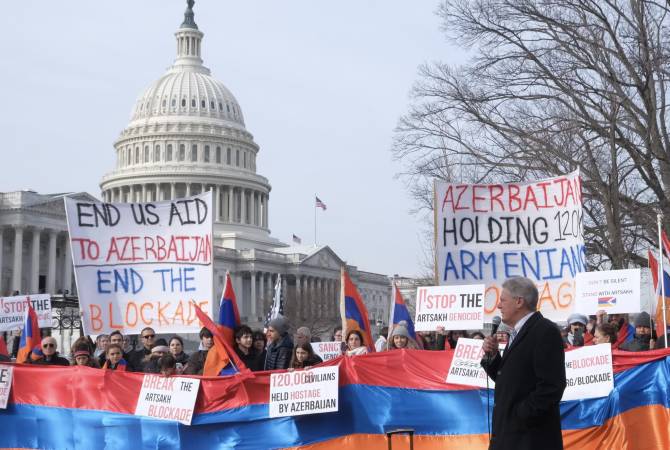 Le membre du Congrès américain Frank Pallone à Washington s&rsquo;est joint à la manifestation arméno-américaine contre le blocus du corridor de Latchine