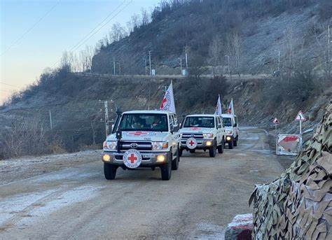 Accompagnés par le Comité international de la Croix-Rouge, 6 malades ont été transférés de Stepanakert à Erevan aujourd’hui