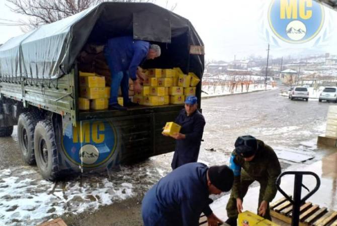 Les Forces russes de maintien de la paix en Artsakh ont transporté 25 tonnes d&rsquo;aide humanitaire à Stepanakert