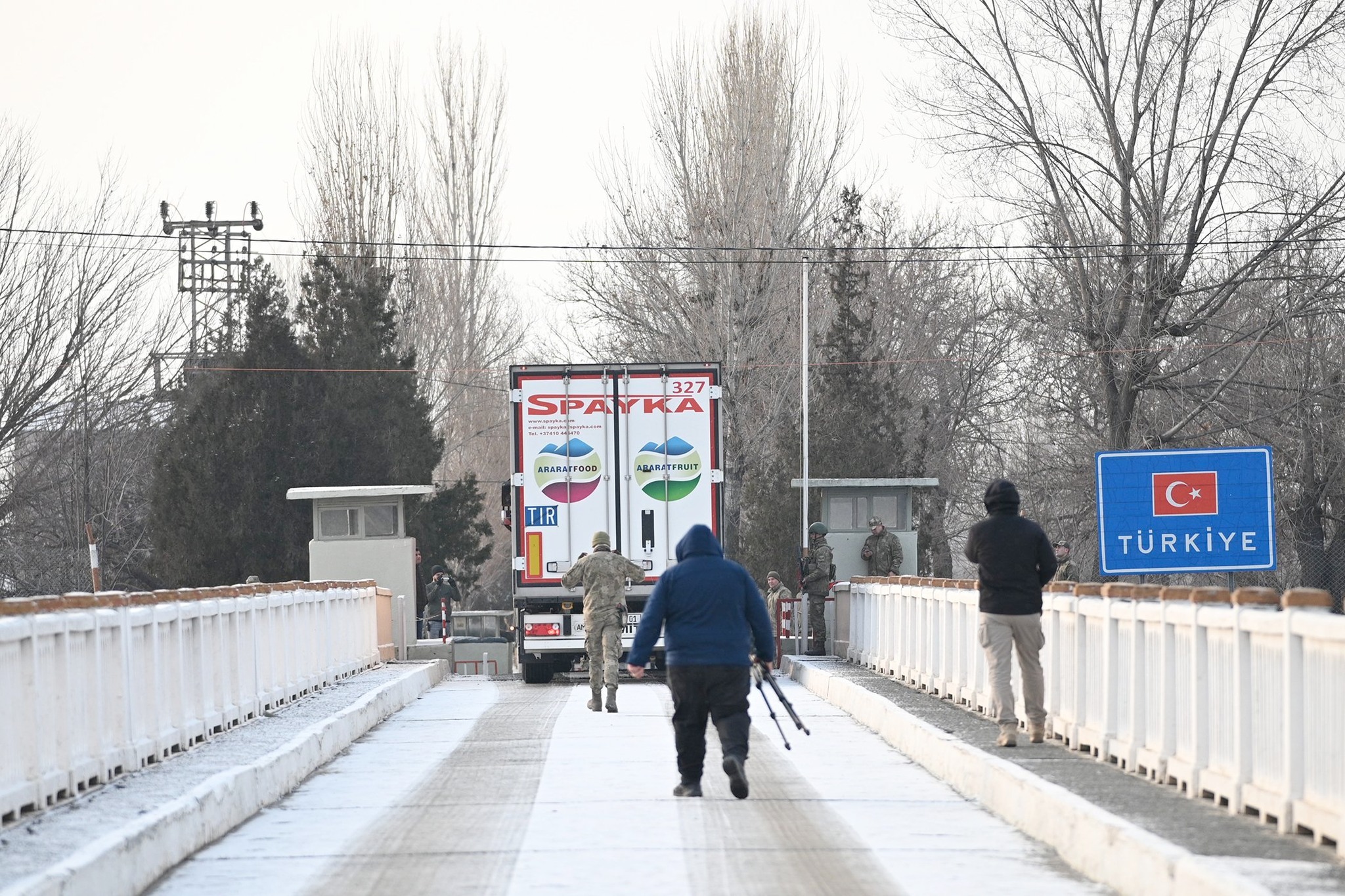 Pourquoi la Turquie a-t-elle autorisé l&rsquo;entrée de véhicules arméniens par le poste frontalier de Margara à la frontière arméno-turque ?