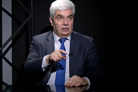 Moscou mélange constamment les cartes
