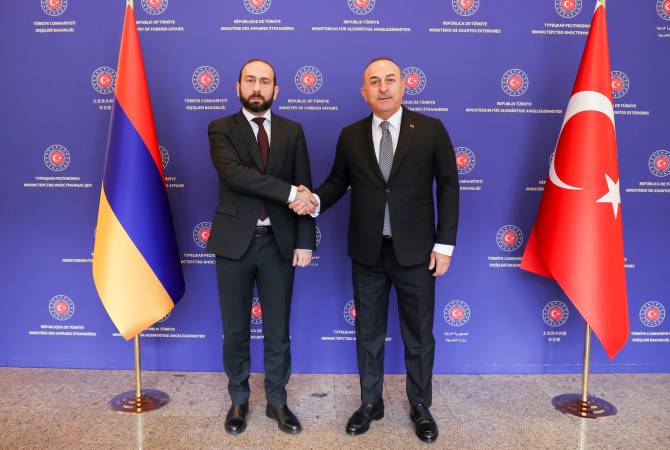 La rencontre entre Ararat Mirzoyan et Mevlut Cavusoglu a commencé à Ankara