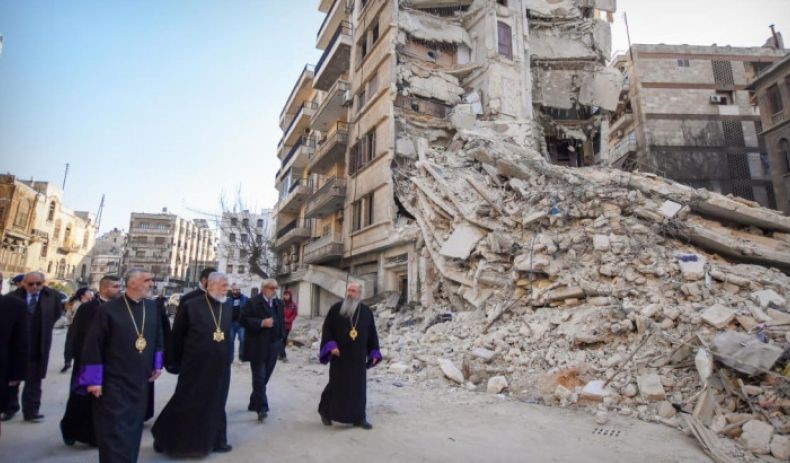 Le Catholicos Aram I a visité les zones touchées par le tremblement de terre d&rsquo;Alep