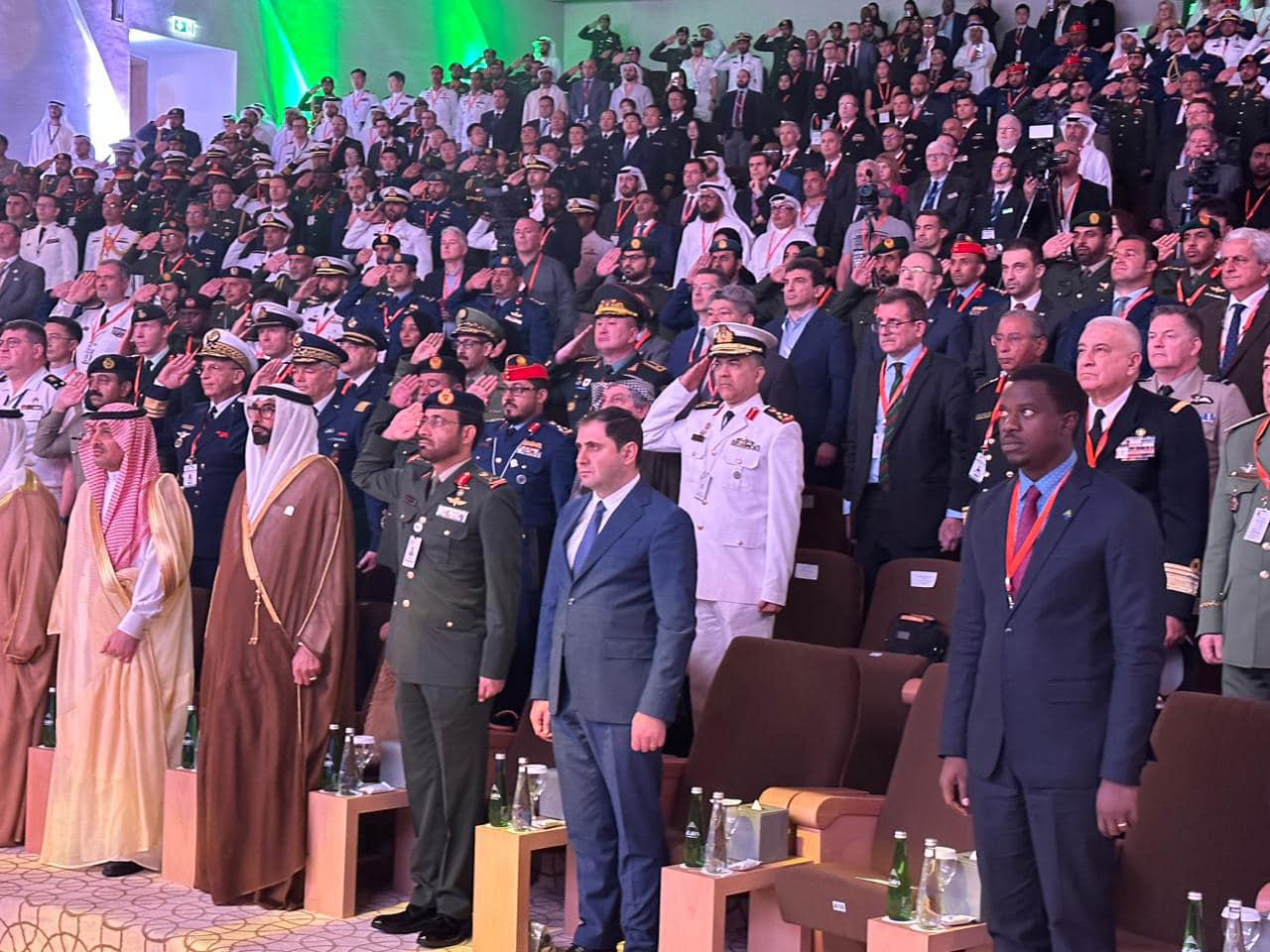 Suren Papikyan le ministre arménien de la Défense a participé à l&rsquo;ouverture du Forum international de la défense aux Émirats arabes unis