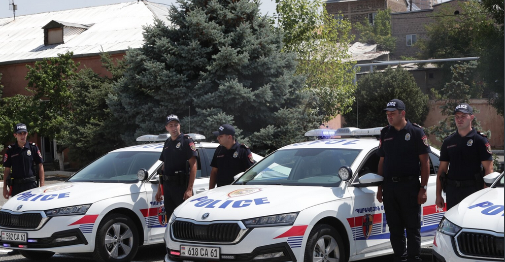 Le chef de la nouvelle police limogé